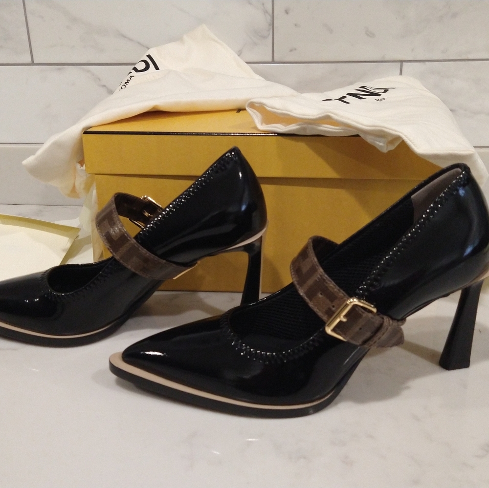 Giftable Authentic Fendi Zucca Heels